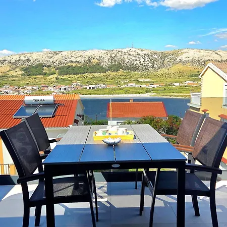 Sunny Terrace And Sea View Kailani * باغ